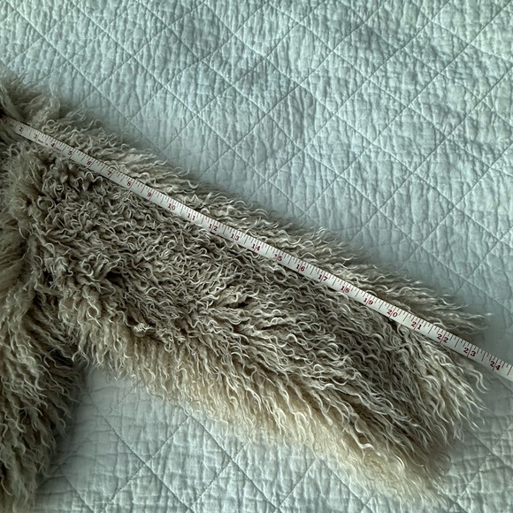 NWOT Faux Fur Cropped Jacket in Cream - Picture 7 of 7